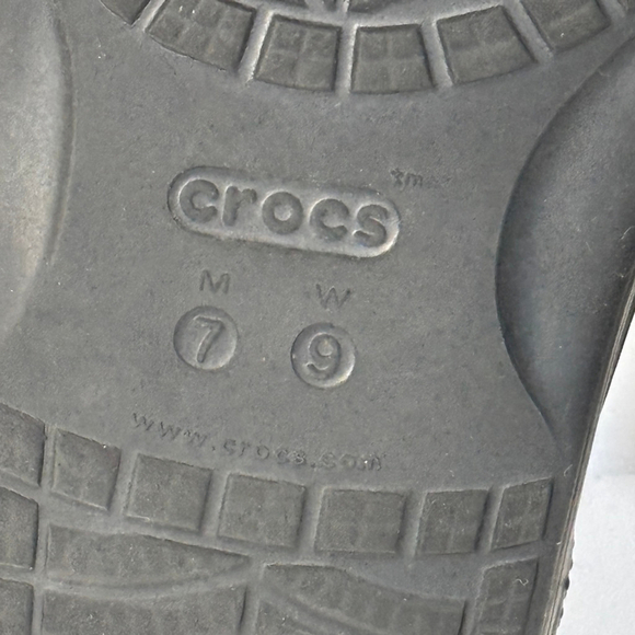 Crocs Unisex Classic Sandals Black Men’s 7 Women’s 9 Slip On Iconic Comfort - Picture 8 of 9